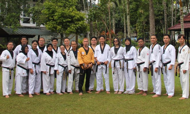 UKM Taekwondo UNM Tempa Mental dan Teknik Lewat Diklat di Bogor