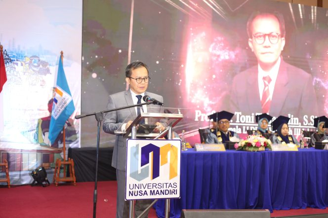 Wisuda UNM Ke-37: Prof. Toni Bilang, Ijazah Doang Nggak Cukup!
