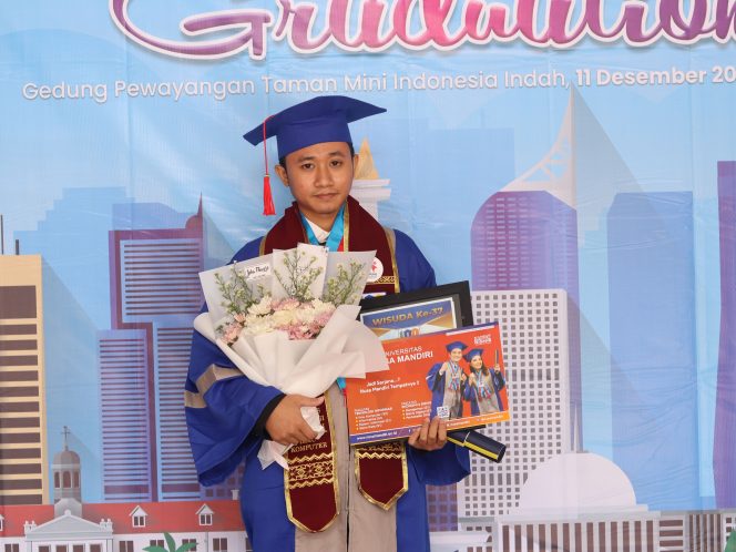 Hanief, Wisudawan Terbaik UNM: Dari Pemrograman Sampai Google “Summa Cumlaude”!